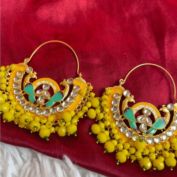 Yellow Waalian/Jhumka (earrings) - Picture 3 of 6
